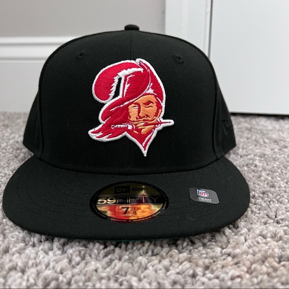 NWT! New Era Tampa Bay Buccaneers throwback hat - Picture 1 of 5